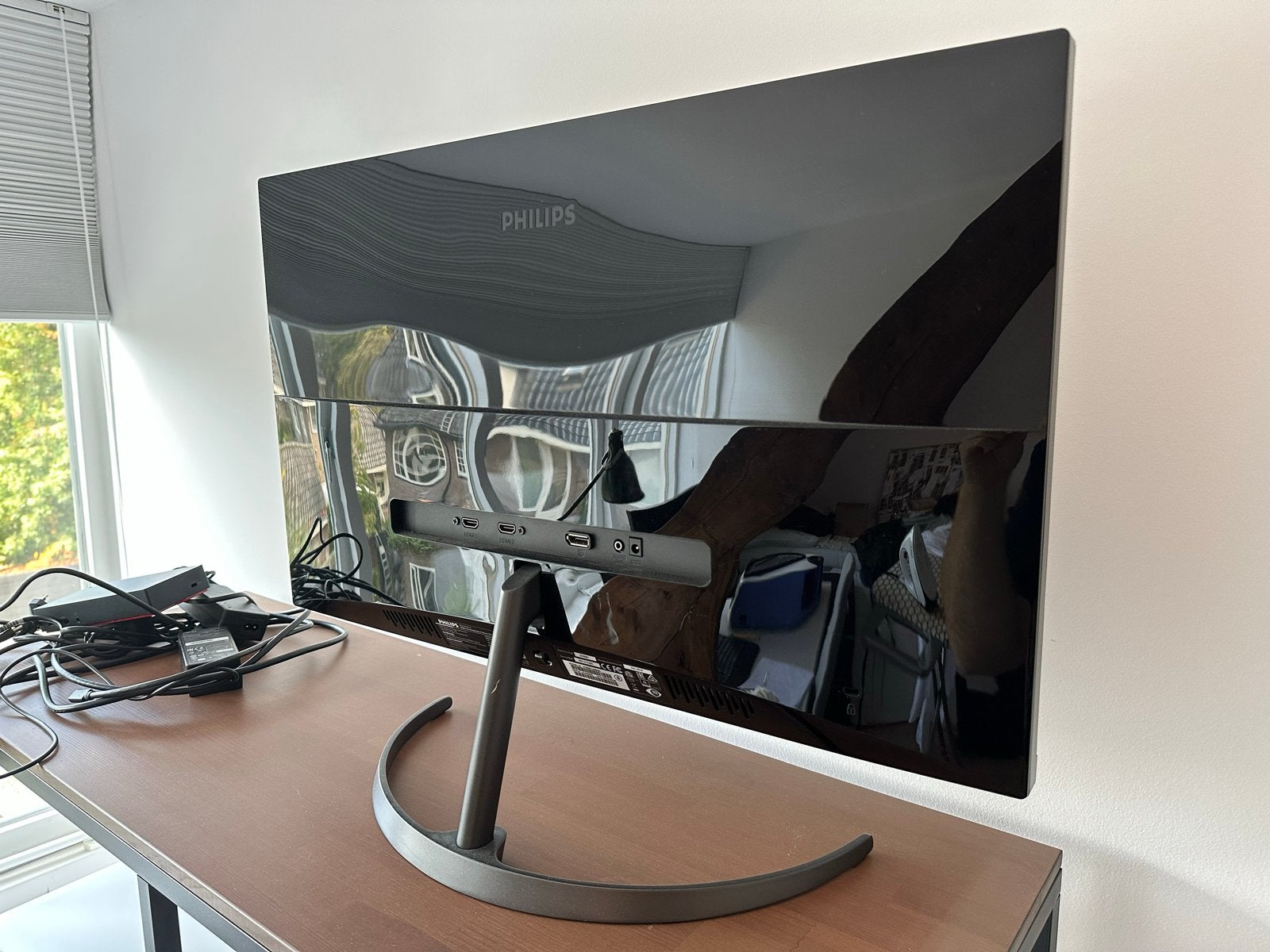 Foto 3 van Philips 27 inch 4K UHD Monitor (276E8VJSB)