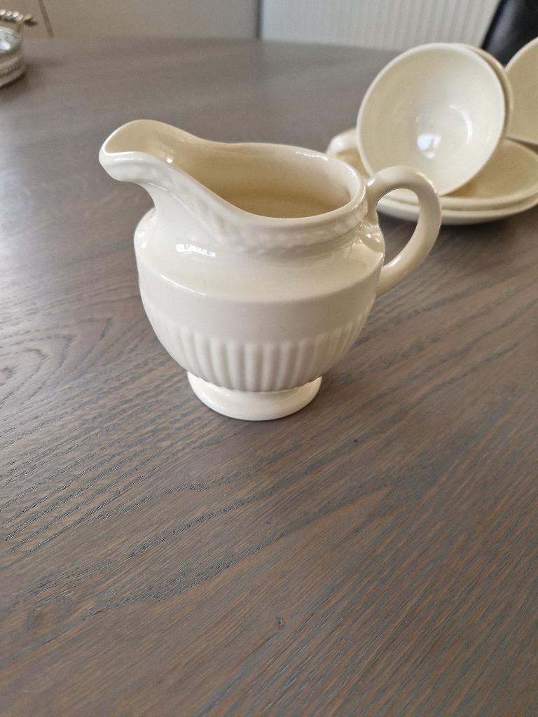 Wedgwood Edme melkkannetje 0,25l, Ophalen of Verzenden, Zo goed als nieuw, Aardewerk, Overige typen