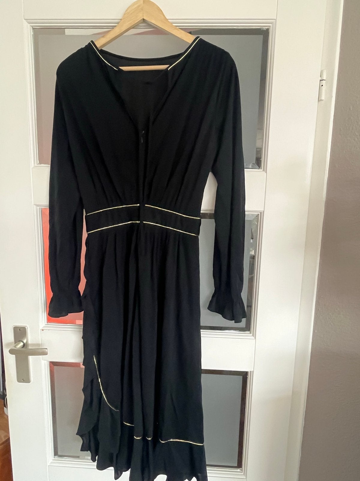 Zwarte jurk vintage met gouden accenten, Maat 38/40 (M), Zwart, Ophalen of Verzenden, Zo goed als nieuw