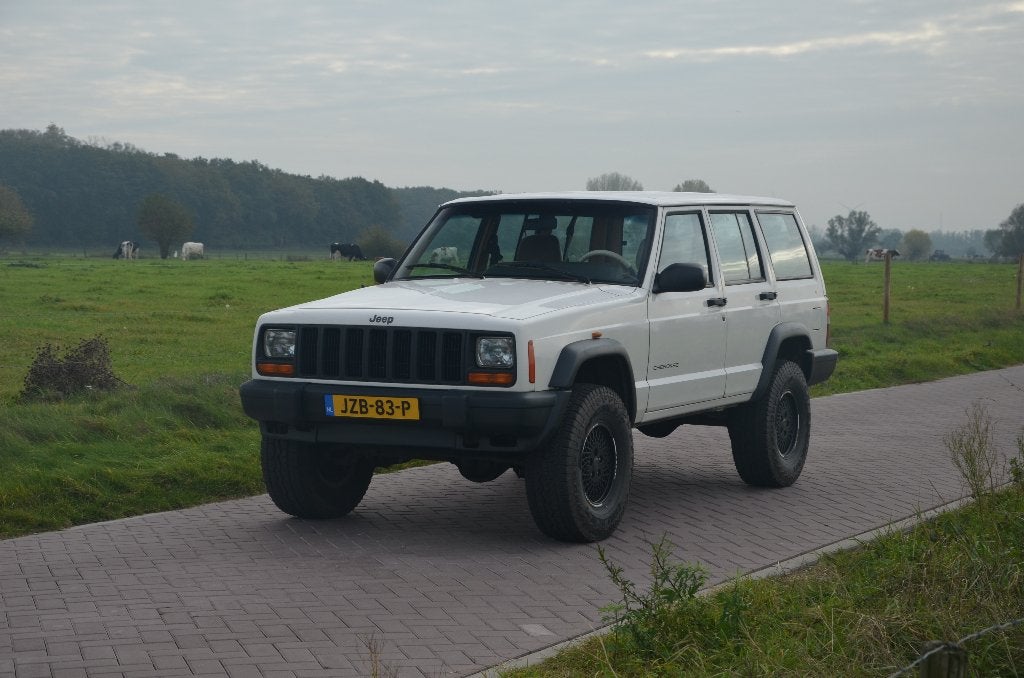 Jeep Cherokee XJ 1998 LPG, Automaat, Stof, Beige, Wit