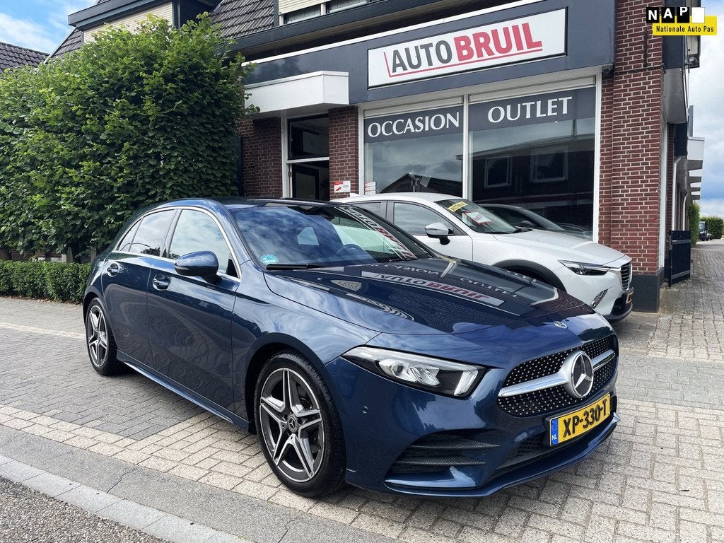 Mercedes-Benz A-klasse 180 Business Solution AMG Aut.|NL-aut, Auto's, Mercedes-Benz, Automatische klimaatregeling, 136 pk, Gebruikt