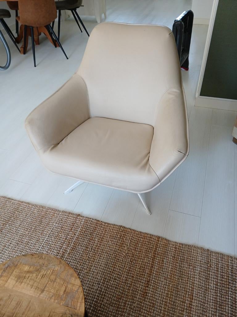 Draaistoel leer / zijkant en achterkant stof.  van  Montel, Ophalen, Gebruikt, Leer, 50 tot 75 cm
