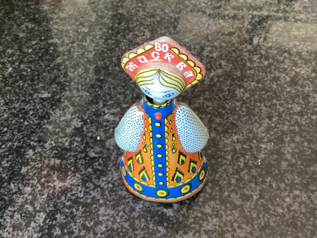 Vintage Russische pop 'Moskou 80' souvenir, Antiek en Kunst, Antiek | Speelgoed, Ophalen of Verzenden