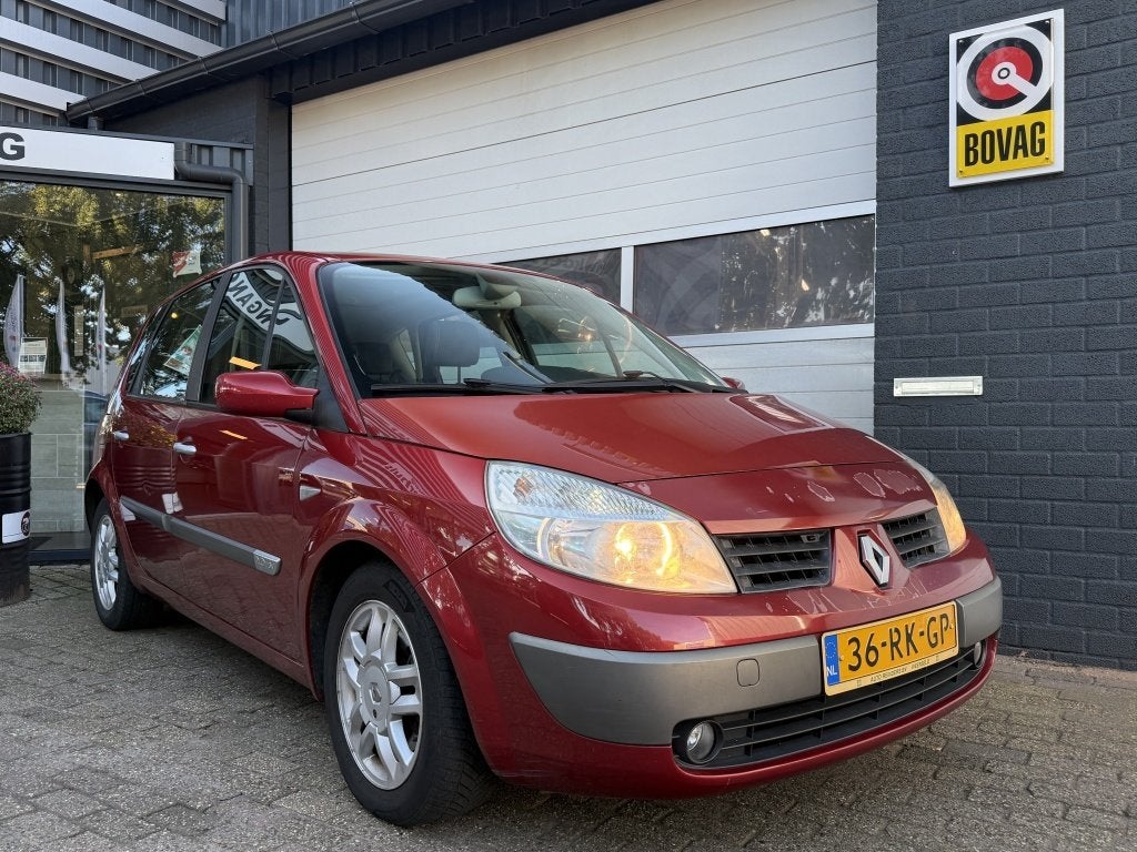 Renault Scénic 2.0-16V Tech Line (bj 2005, automaat), Auto's, 1998 cc, 135 pk, 4 cilinders, Leder en Stof