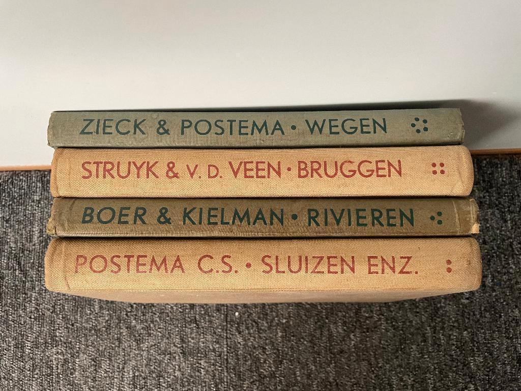 Studieboeken Weg en Waterbouw +- 1940, Gelezen, Verzenden, Diverse auteurs, Bouwkunde