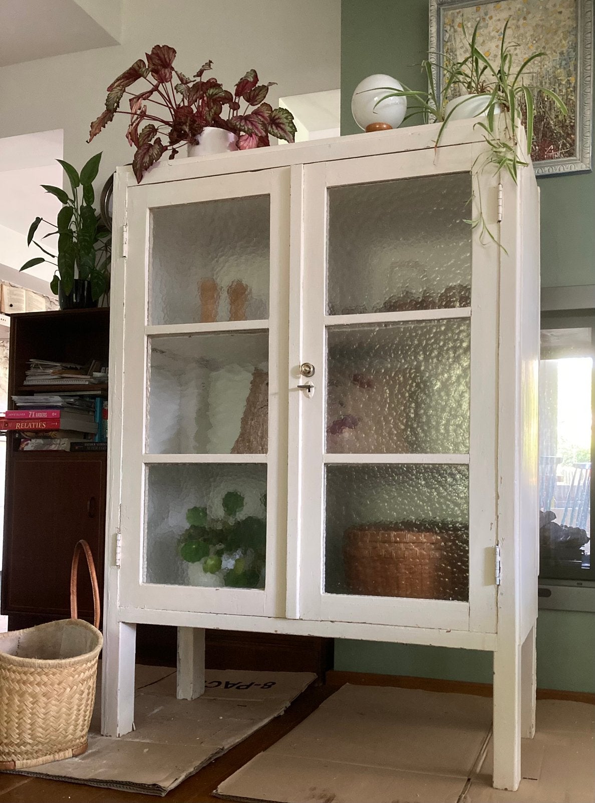 🌻 Brocante vintage kast met glazen deuren