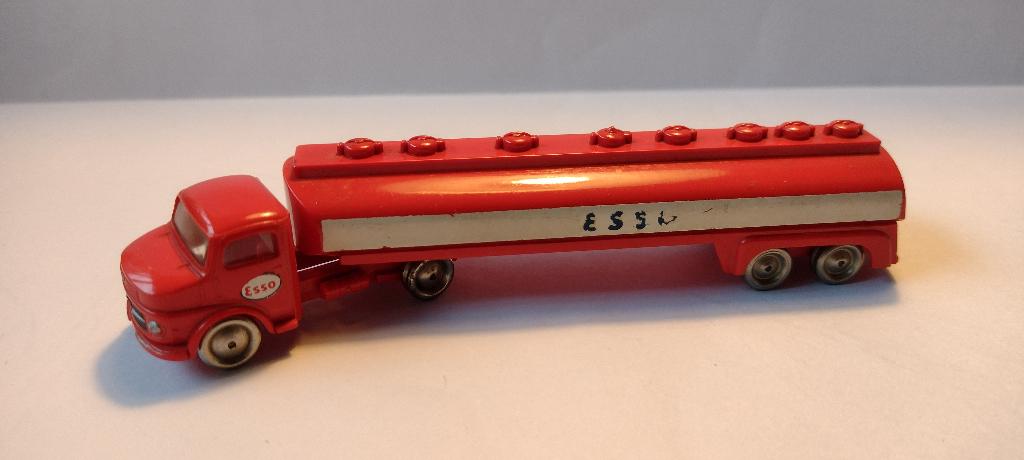 Lego Esso tankwagen Mercedes Benz 1:87, Ophalen of Verzenden, Gebruikt, Bus of Vrachtwagen, Overige merken