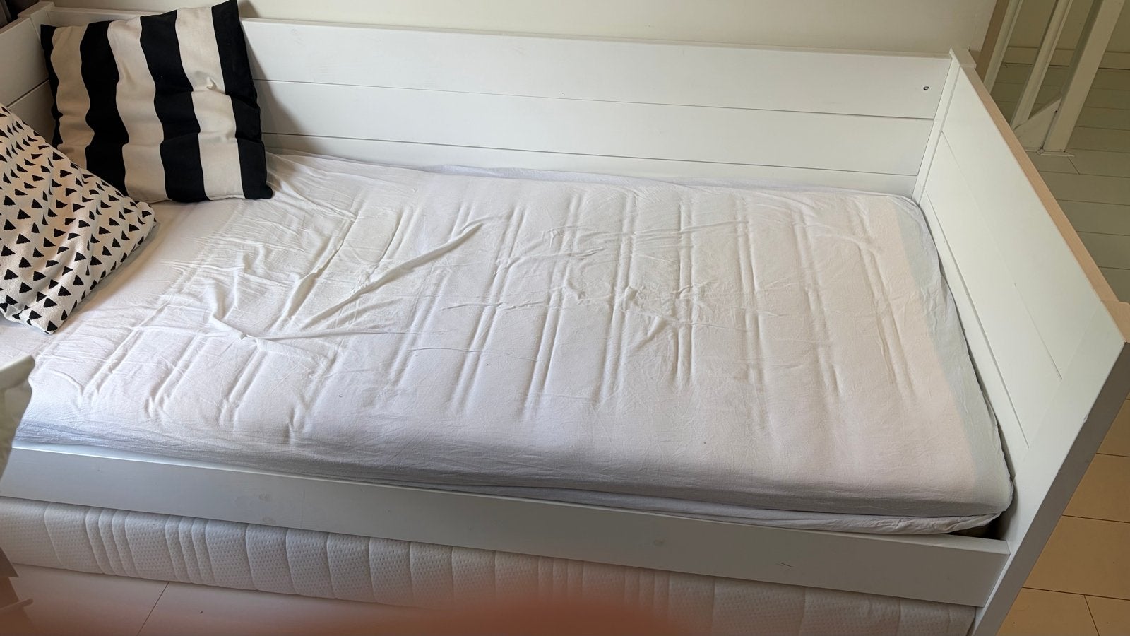 Eenpersoonsbed 200x80 met verhoogde zijkanten, hout, Ophalen, Gebruikt, Eenpersoons, Wit
