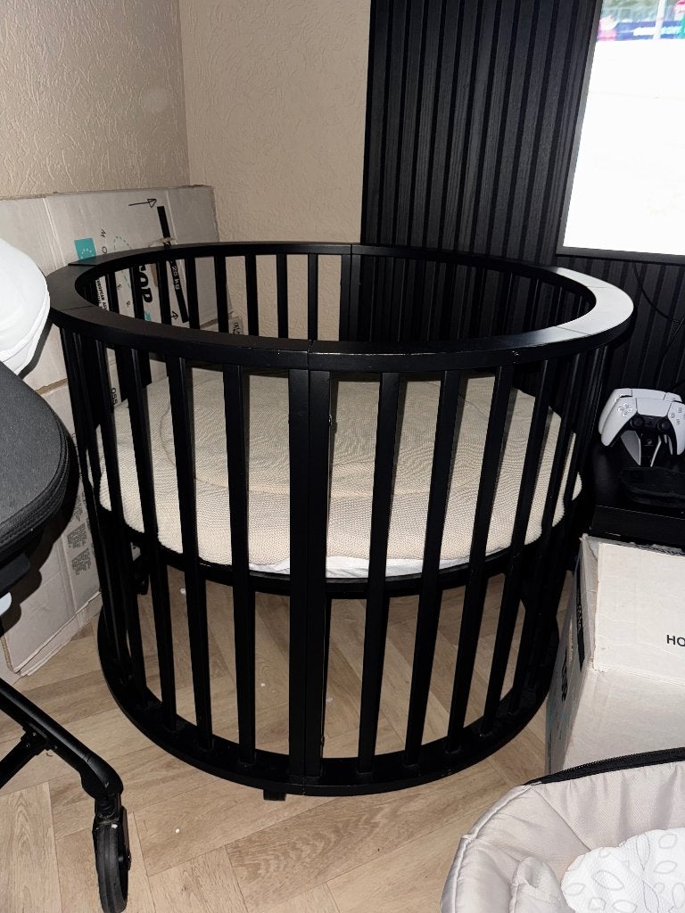 Ronde zwarte box!, Kinderen en Baby's, Boxen, Ophalen, Zo goed als nieuw, Rond, In hoogte verstelbaar