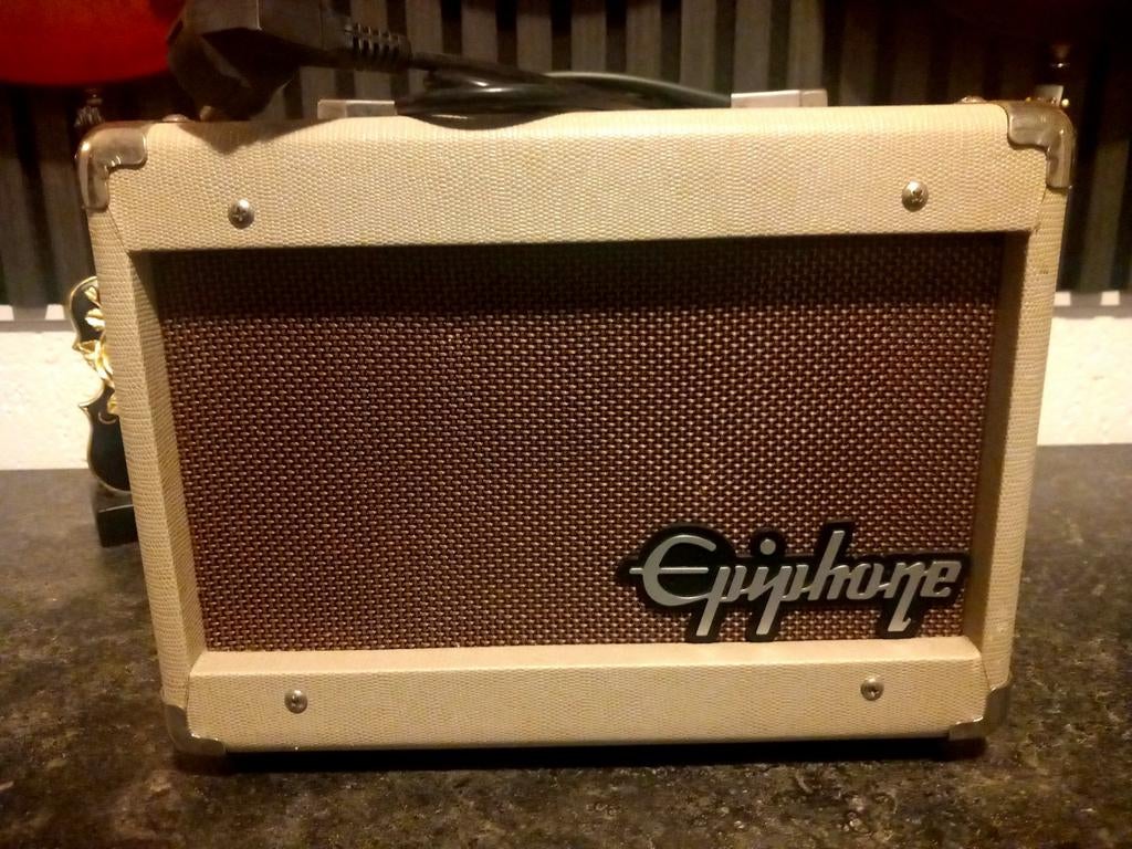 Epiphone Studio Acoustic 15C Gitaarversterker, Muziek en Instrumenten, Ophalen, Gebruikt, Gitaar, Minder dan 50 watt