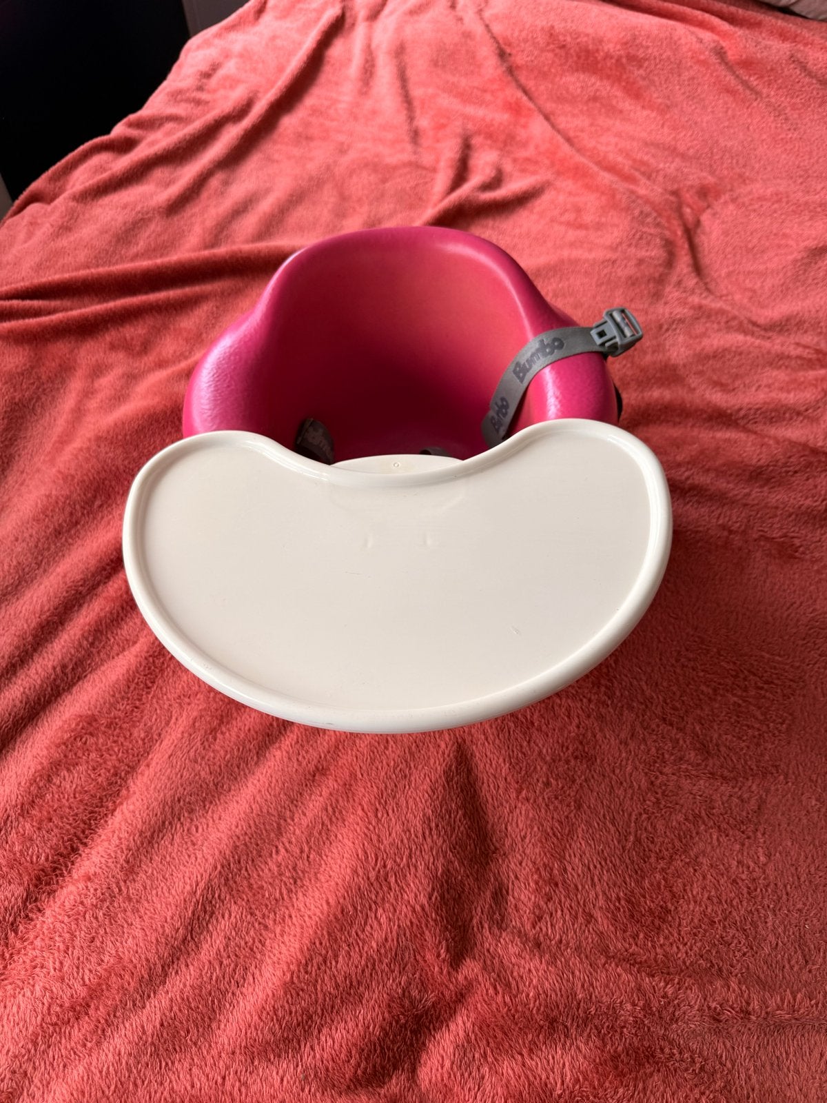 Bumbo babystoel met eetblad - roze, Kinderen en Baby's, Kinderstoelen, Ophalen of Verzenden, Zo goed als nieuw, Overige typen