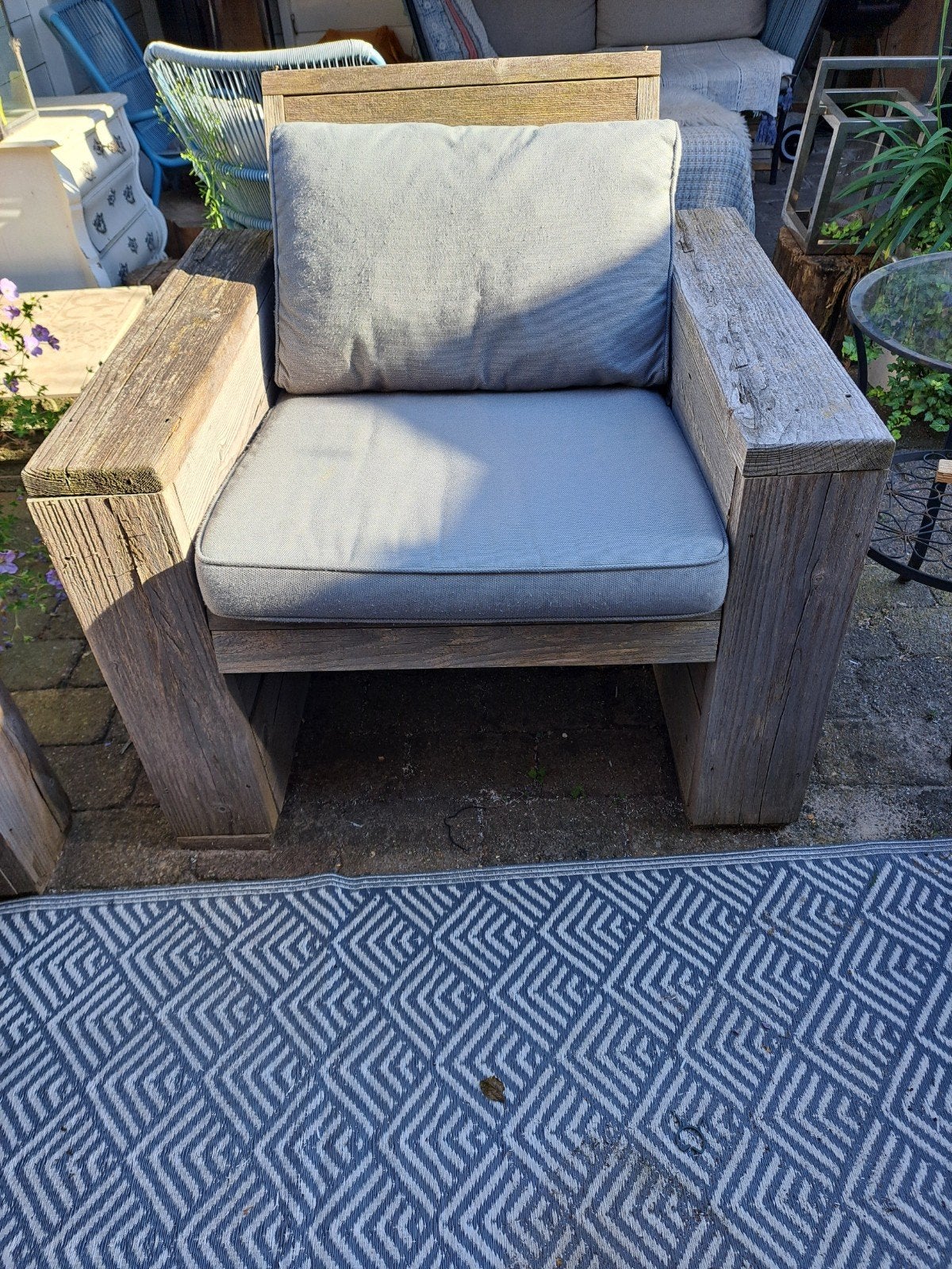 2x Robuuste houten tuinstoelen met kussens, Ophalen, Gebruikt