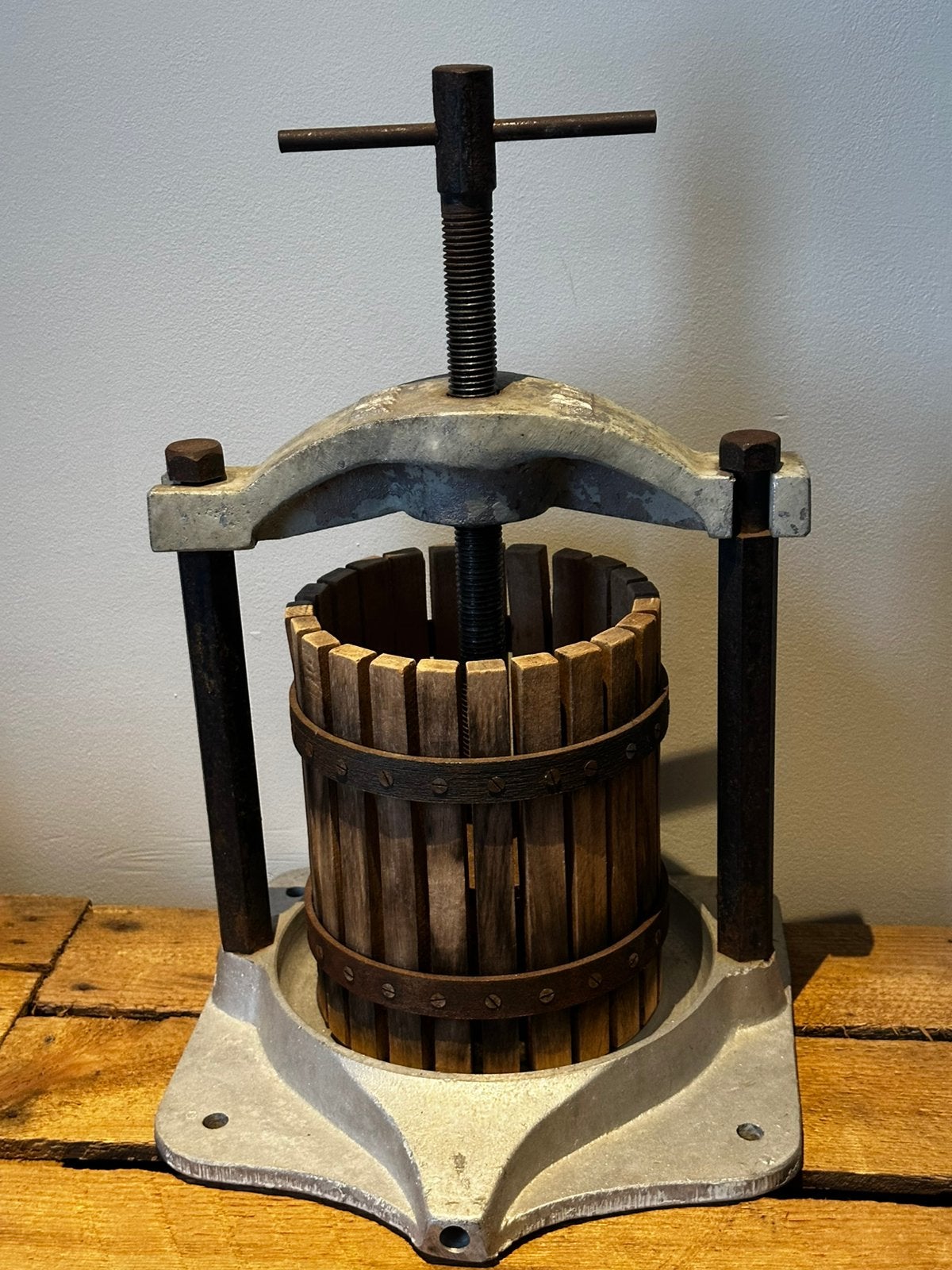 Vintage Druivenpers fruitpers, Ophalen of Verzenden