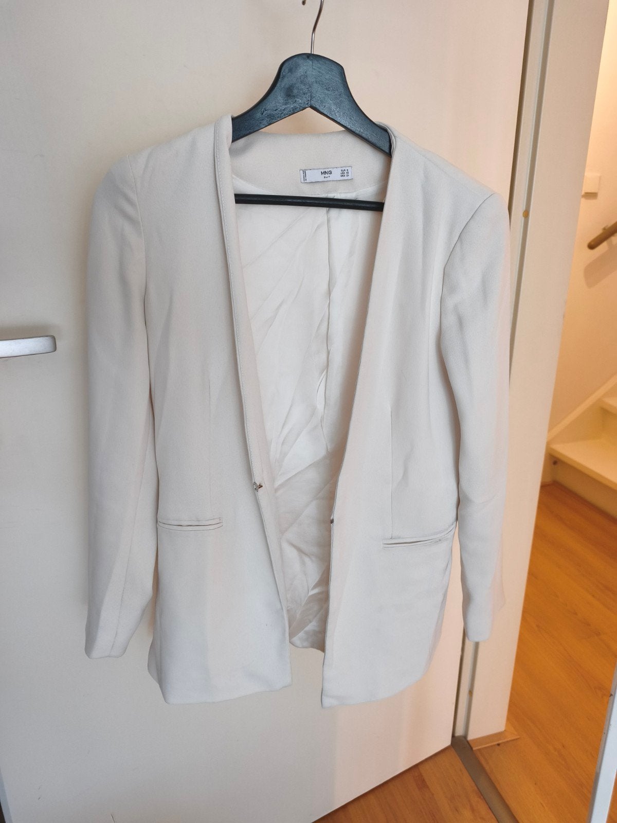 MNG Suit Jasje - Crèmekleurig - Maat XS, MNG Suit, Beige, Ophalen of Verzenden, Zo goed als nieuw
