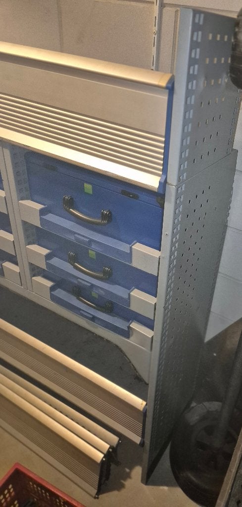 Foto 16 van BOTT Bedrijfs- wagen bus inrichting kast koffers opslag