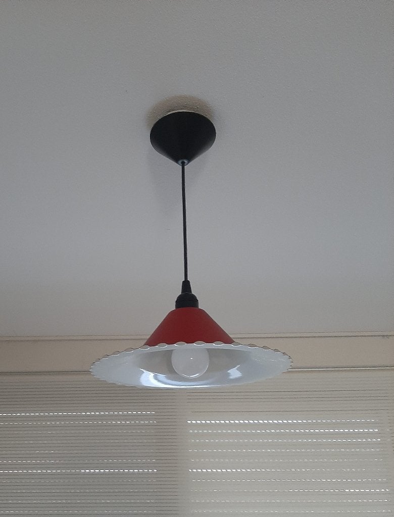 Vintage Stoere Bordeauxrode Schaallamp met Gegolfde Rand, Ophalen, Zo goed als nieuw, Metaal, E27 (groot)