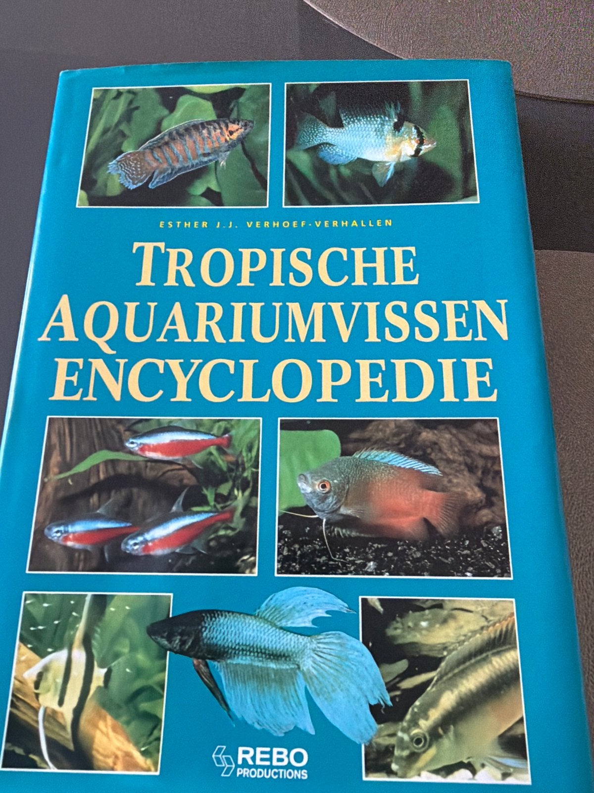 Tropische Aquariumvissen Encyclopedie - Esther Verhoef, Boeken, Ophalen of Verzenden, Zo goed als nieuw, Dieren, Los deel