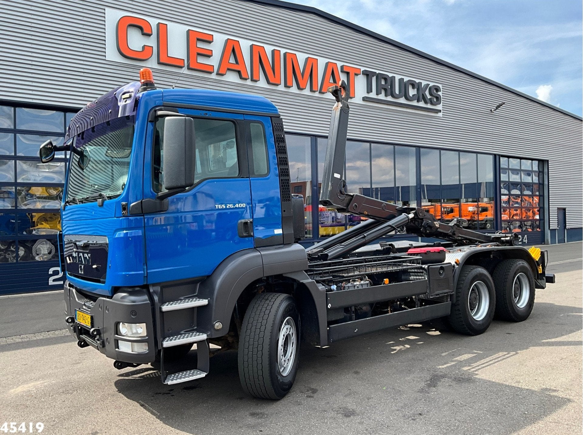 MAN TGS 26.400 6x4 Manual Full Steel Just 327.817 km!, Auto's, Euro 5, Achterwielaandrijving, MAN, 2 stoelen