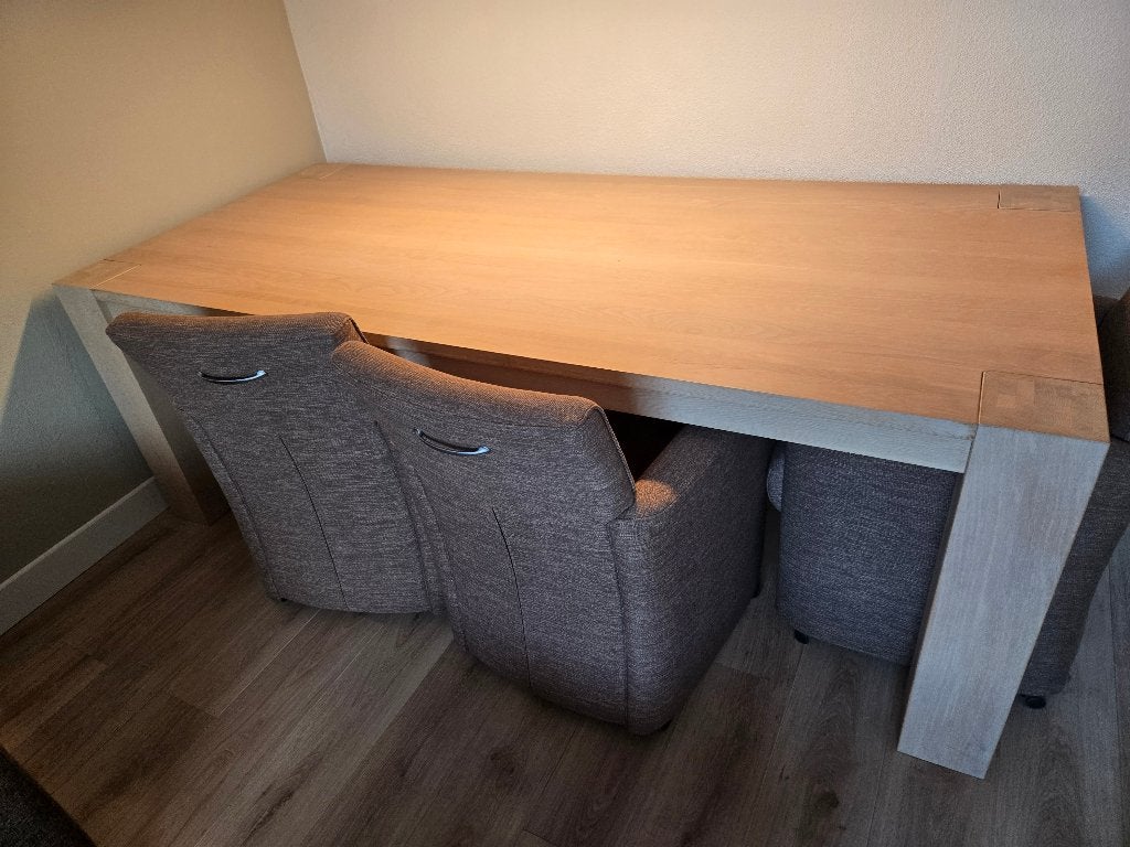 Eettafel met 6 comfortabele eetkamerstoelen op wielen, Huis en Inrichting, Tafels | Eettafels, Ophalen, Gebruikt, Eikenhout, 200 cm of meer