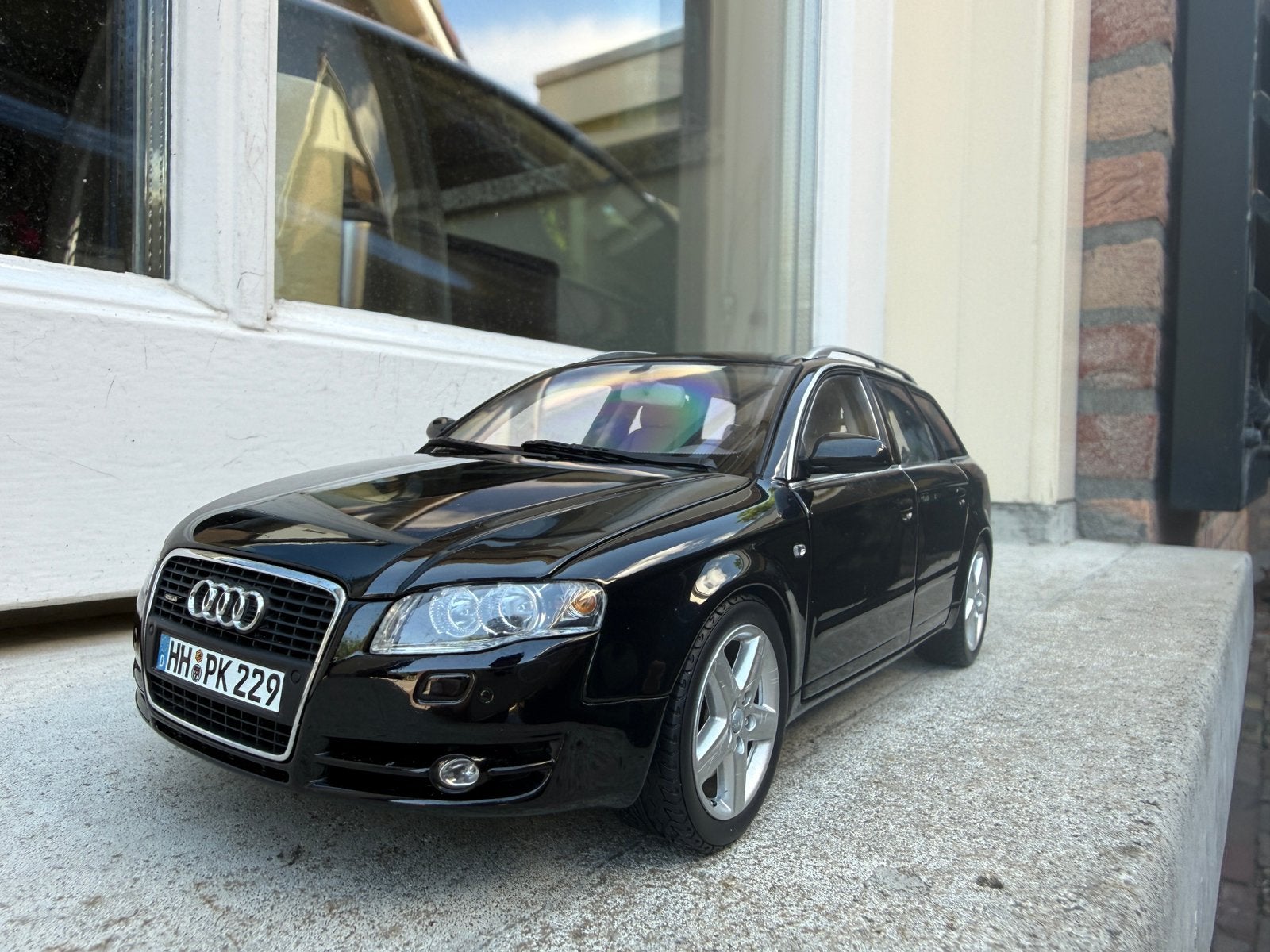 1:18 Audi A4 Avant 3.2 V6 FSi zwart 2005 B7 Minichamps, Hobby en Vrije tijd, Modelauto's | 1:18, Auto, Ophalen of Verzenden, Charlottenburger Allee 49, Aachen, 52068, DE