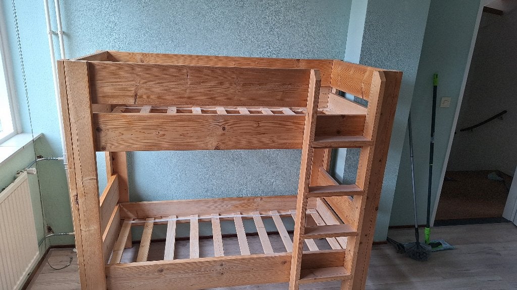 Stevig houten junior stapelbed, Kinderen en Baby's, Kinderkamer | Stapelbedden en Hoogslapers, Ophalen, Zo goed als nieuw, Stapelbed