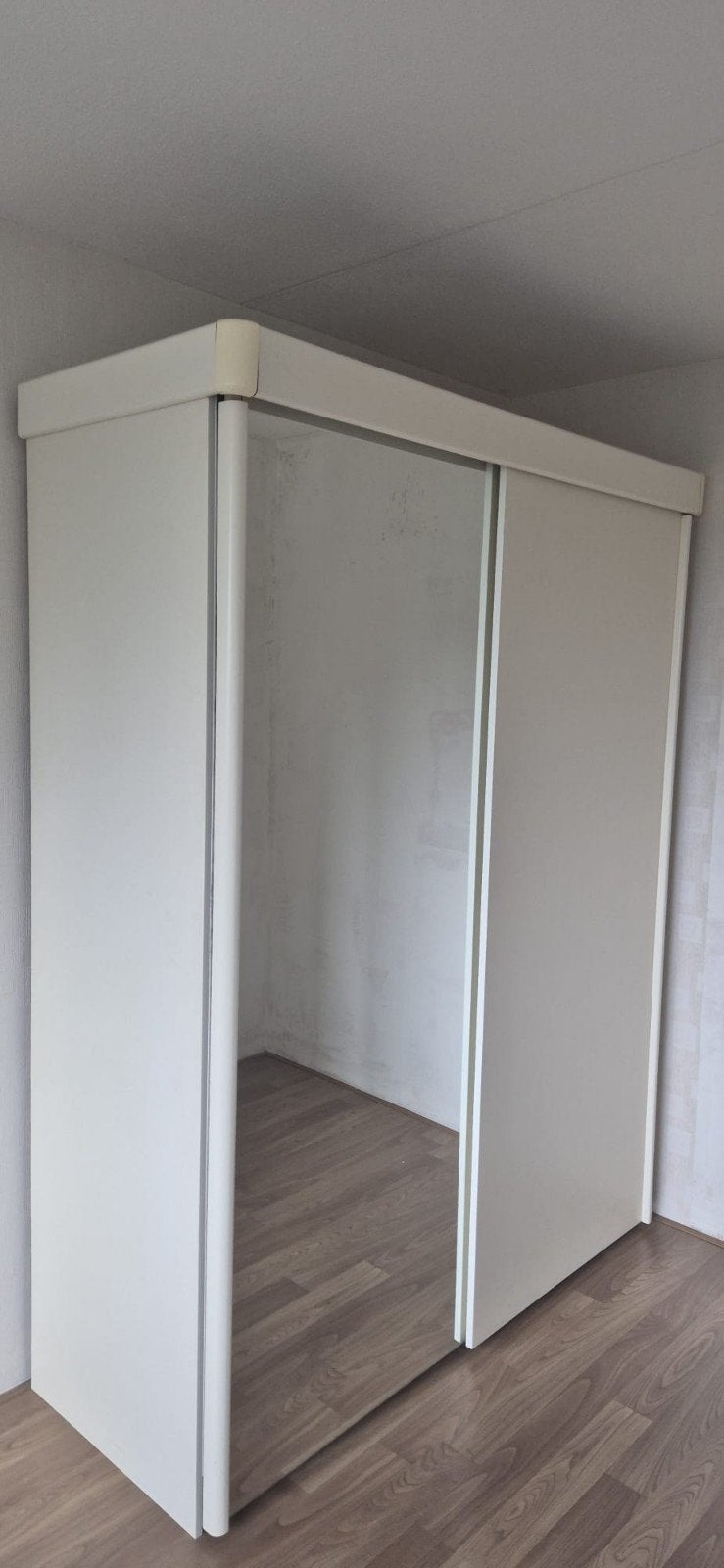 Grote witte kast met 2 schuifdeuren en spiegel 220x170x70cm, Huis en Inrichting, Kasten | Kledingkasten, Ophalen, 200 cm of meer