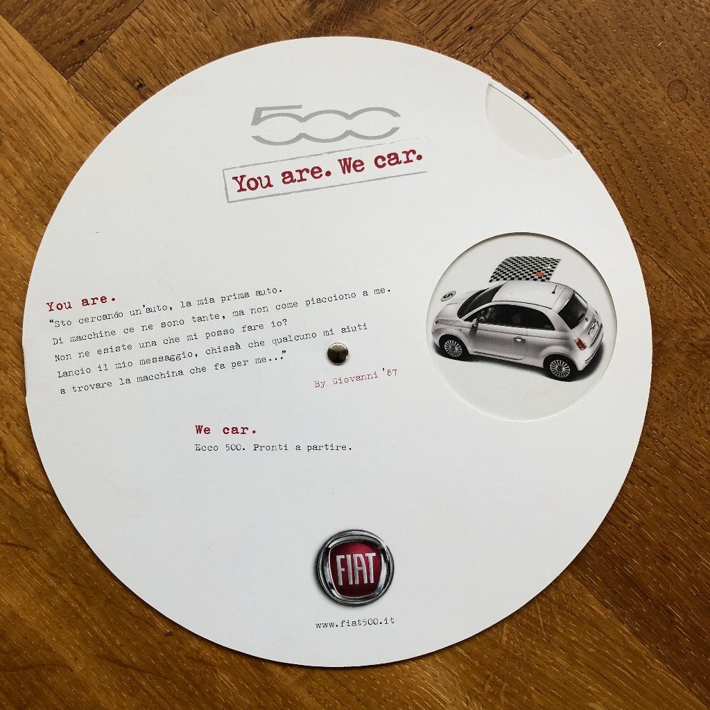Draaischijf-folder introductie Fiat 500 You are. We car., Nieuw, Ophalen of Verzenden, Overige merken, Fiat