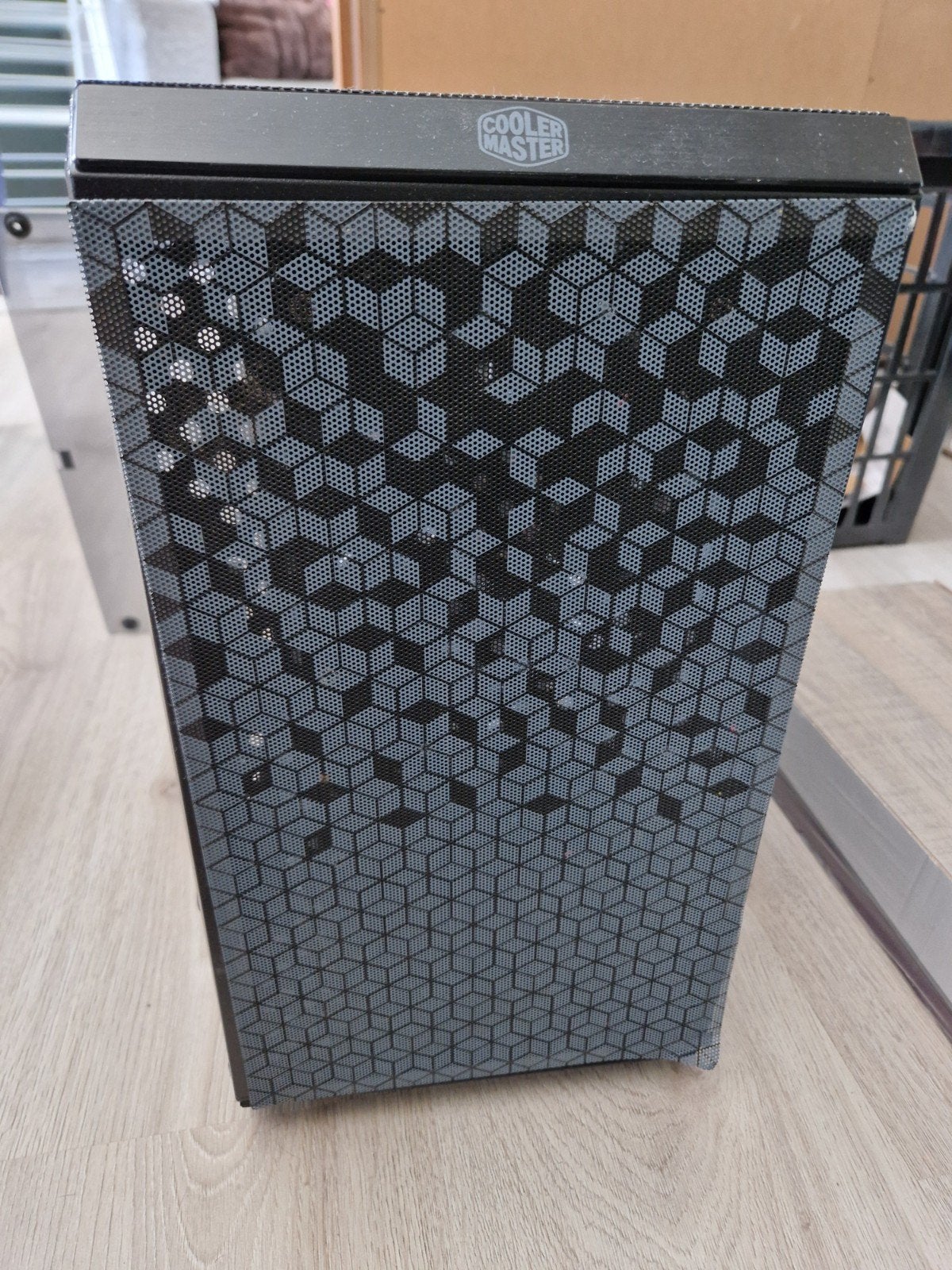 Nette instap PC - geen videokaart, 256 GB, Cooler Master (behuizing), Zo goed als nieuw, Gaming