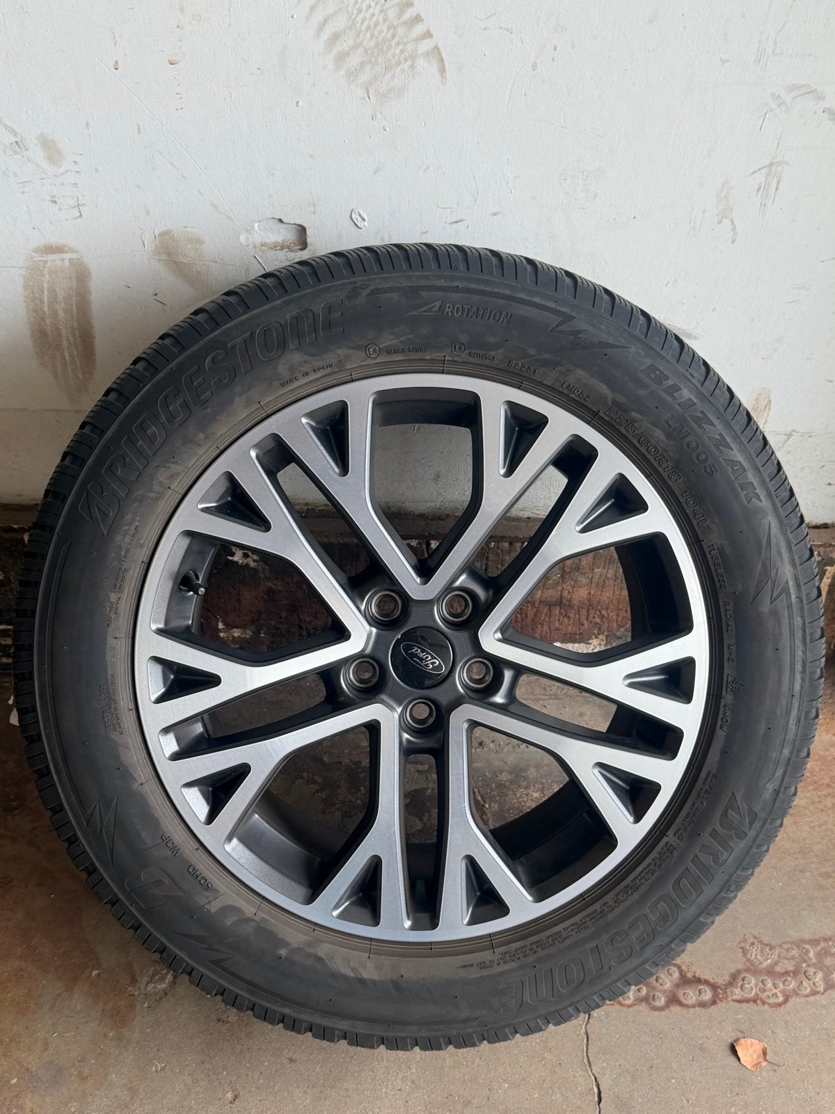 Set van 4 winterbanden Ford Kuga met velgen, Auto-onderdelen, Banden en Velgen, 18 inch, Gebruikt, Banden en Velgen, Personenwagen