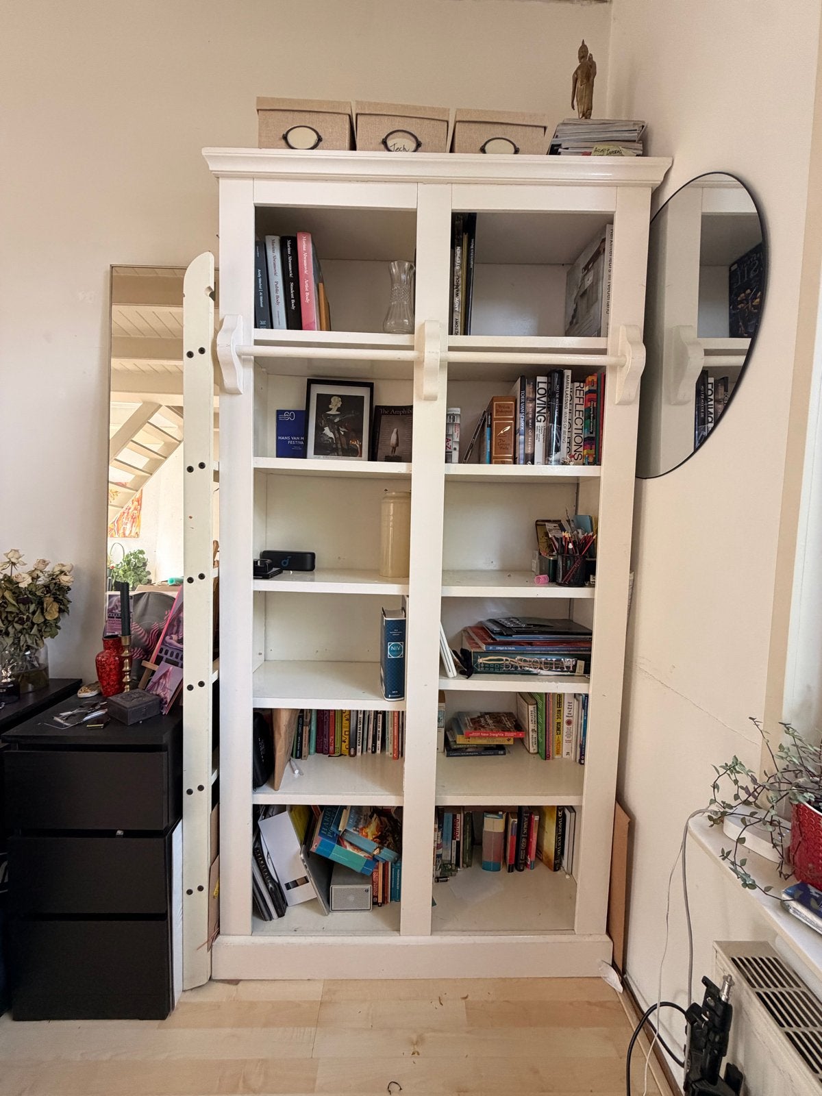 Vintage Boekenkast met Ladder - Wit, Gemonteerd, Ophalen, Met plank(en), Gebruikt, 100 tot 150 cm