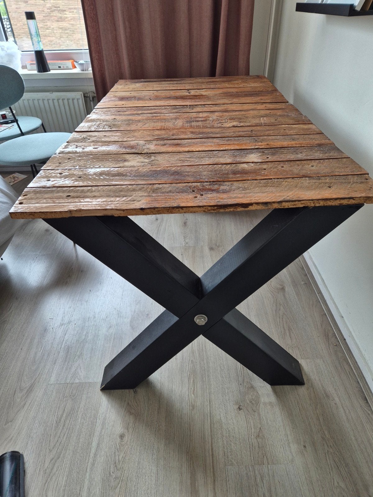 Robuuste houten eettafel met metalen onderstel, Huis en Inrichting, Tafels | Eettafels, Overige houtsoorten, Gebruikt, Industrieel, robuust