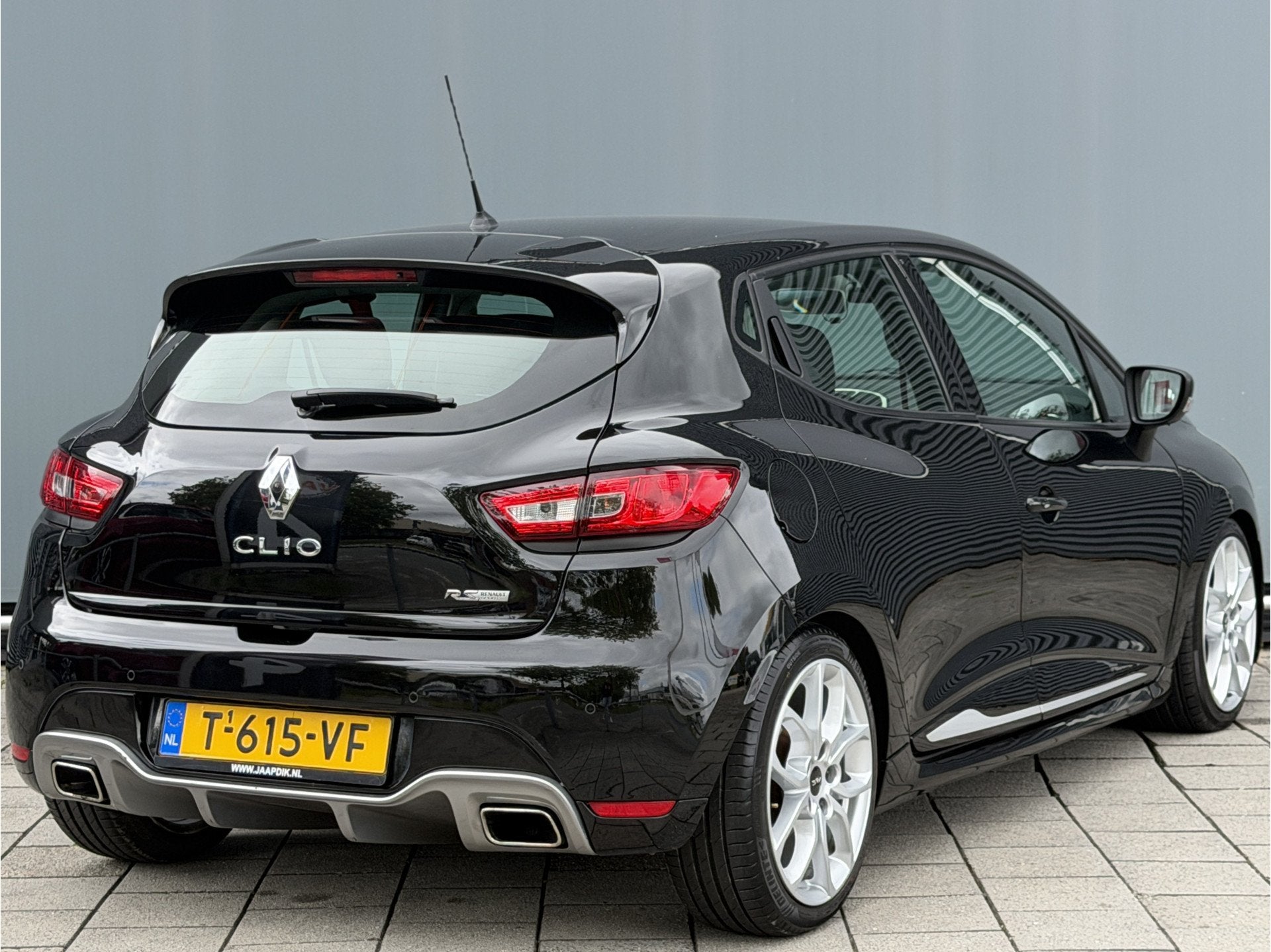 Renault Clio BWJ 2016 | 1.6T 200PK RS AUTOMAAT | LEER | STOE, 1618 cc, Gebruikt, 4 cilinders, Zwart