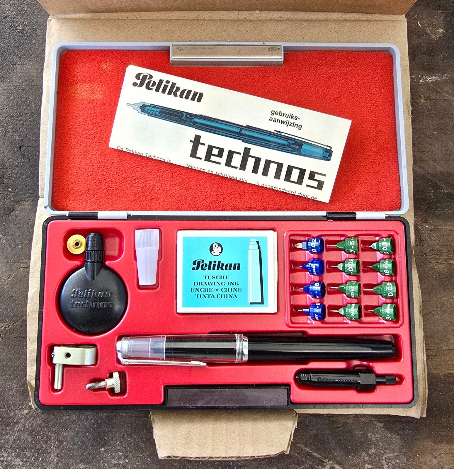 Pelikan technos pen set antiek 1970+-, Ophalen