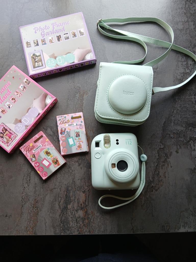 Instax camera mini 12 met hoesje, vlaggenlijn en fotoframes, Ophalen of Verzenden, Nieuw, Polaroid, Fuji