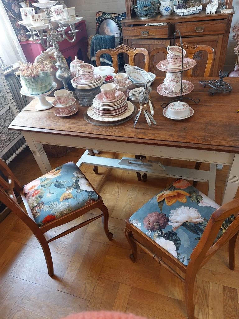 Eettafel met 4 stoelen brocante, Ophalen