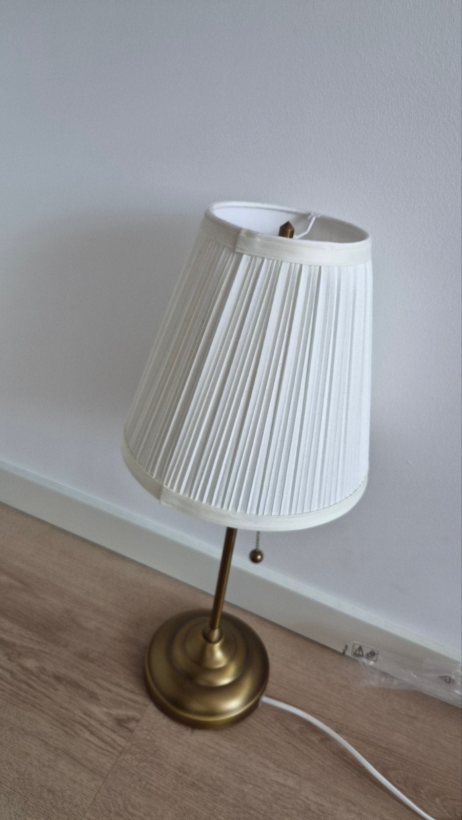 Ikea Tafellamp met witte kap - 2 stuks beschikbaar, Gebruikt, Met kap, Wit, Ophalen of Verzenden
