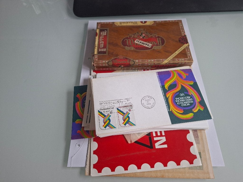Uit een snuffeldoos: met zakjes, kaarten, bladen, deel 16, Postzegels en Munten, Verzenden, Buitenland