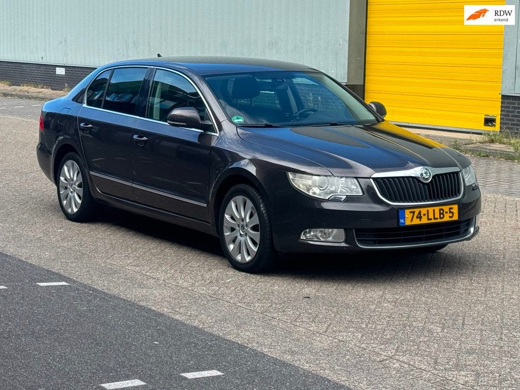 Skoda Superb 1.8 TSI Elegance Business Line/Automaat/Trekhaa, Auto's, Skoda, Euro 5, Gebruikt, 4 cilinders, 161 pk