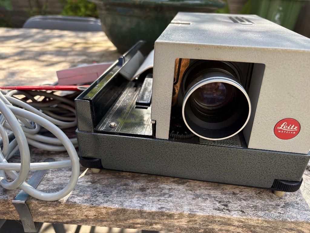 Leitz diaprojector, Ophalen, Gebruikt