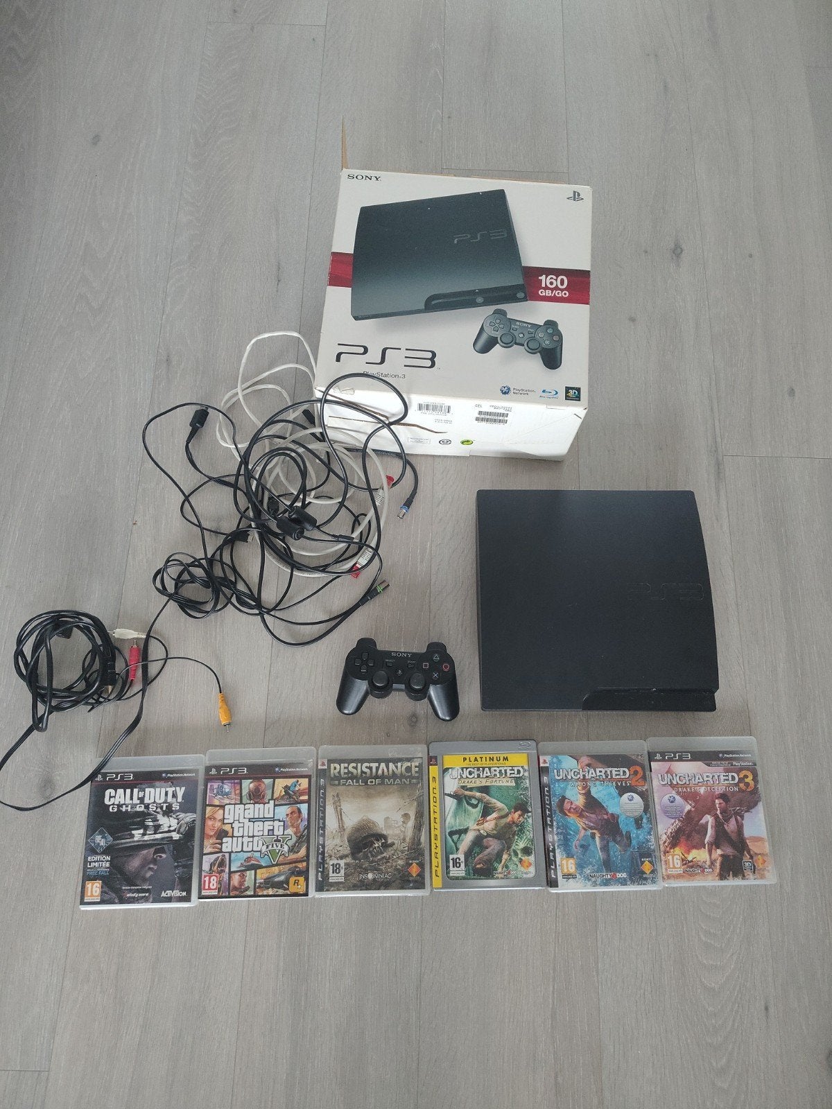 ps3 met games en doos, Spelcomputers en Games, Ophalen, Met games, Zo goed als nieuw, Met 1 controller