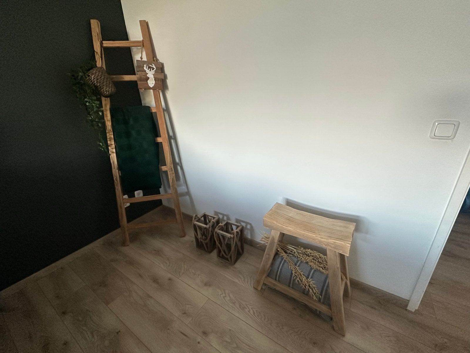 Houten decoratieve ladder en kruk, Ophalen, Zo goed als nieuw, Hout