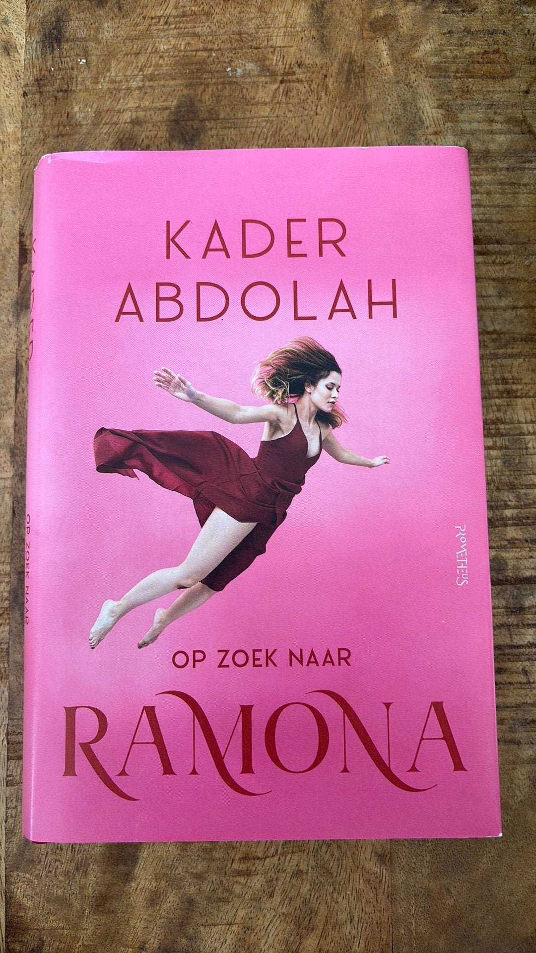 Kader Abdolah - Op zoek naar Ramona, Ophalen of Verzenden, Zo goed als nieuw, Kader Abdolah