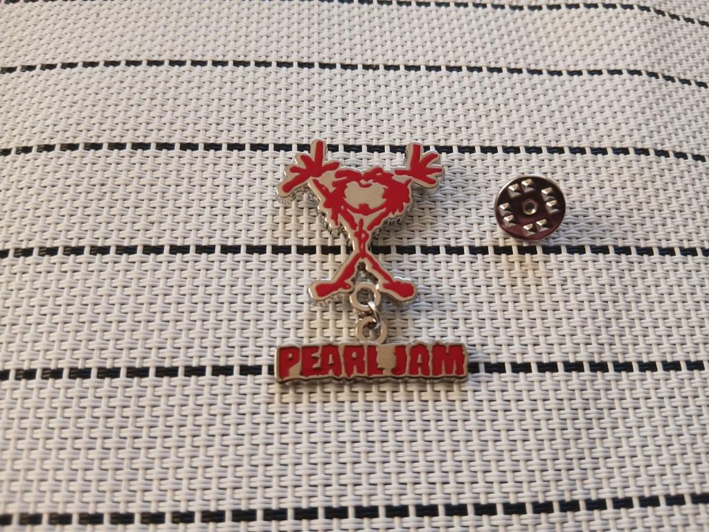 Pearl Jam  pin speld met Pearl Jam logo als hanger ad pin, Verzenden, Nieuw, Overige typen