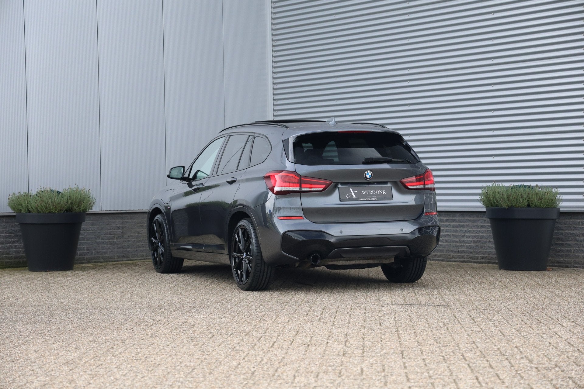 BMW X1 xDrive25e 220pk M-Sport Pano|Trekh|Memory|H&K|HUD|Led, Auto's, Dealer onderhouden, Gebruikt, Bedrijf, Vierwielaandrijving