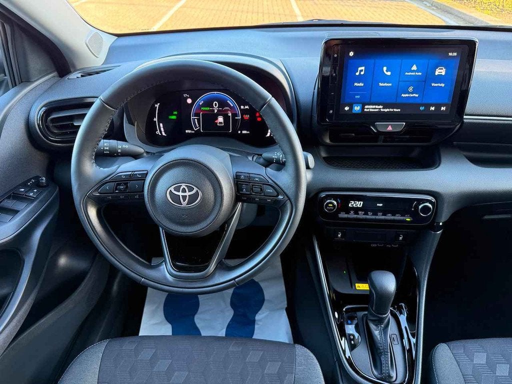 Toyota Yaris 1.5 Hybrid 115 First Edition ECC/PDC V&A/CAMERA, Auto's, Toyota, 12 maanden, 450 kg, Gebruikt, 450 kg