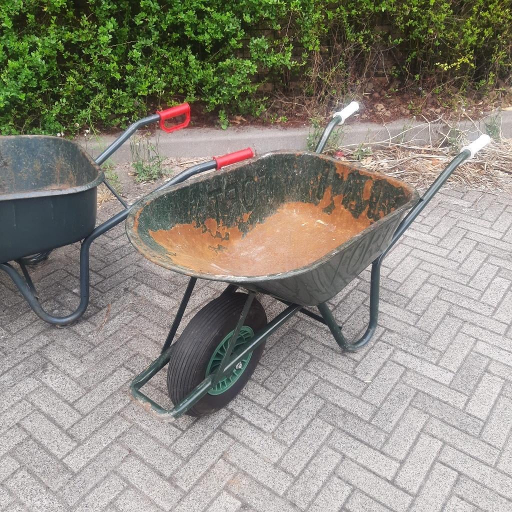 Te huur Kruiwagen, Ophalen, Gebruikt