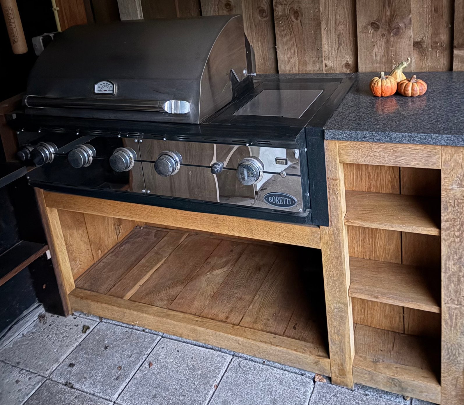 Boretti buitenkeuken met BBQ en kookplaatje op gas, Ophalen, Zo goed als nieuw, Gas