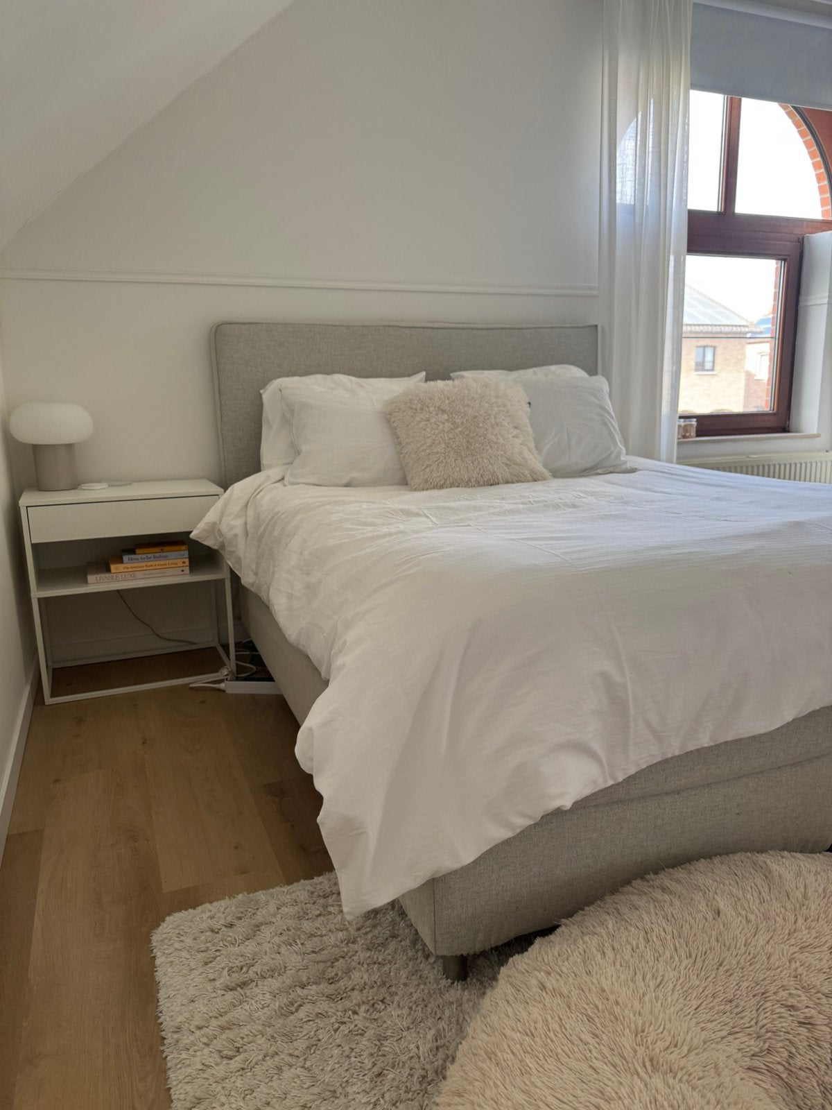 Boxspring Dunvik Ikea zonder matras - afhalen in Rekem(BE), Ophalen, Beige, Tweepersoons, Zo goed als nieuw