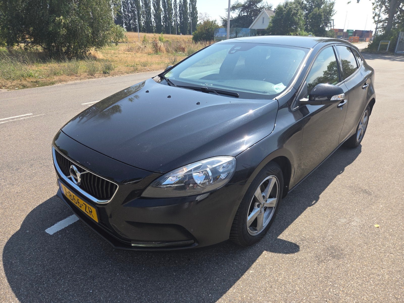 Volvo V40 2.0 D2 120PK 2018  euro 6. Zwart, Voorwielaandrijving, Stof, Zwart, 4 cilinders