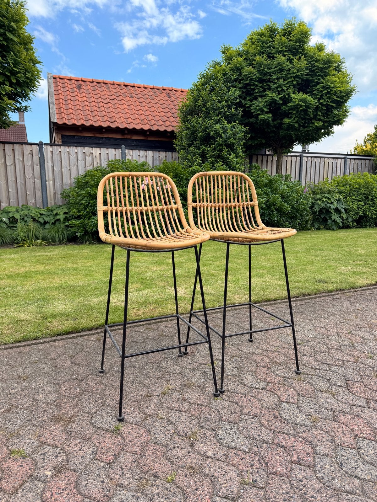 Set van 2 rotan barkrukken met metalen onderstel, Ophalen, Met voetsteun, 60 tot 90 cm, Zo goed als nieuw